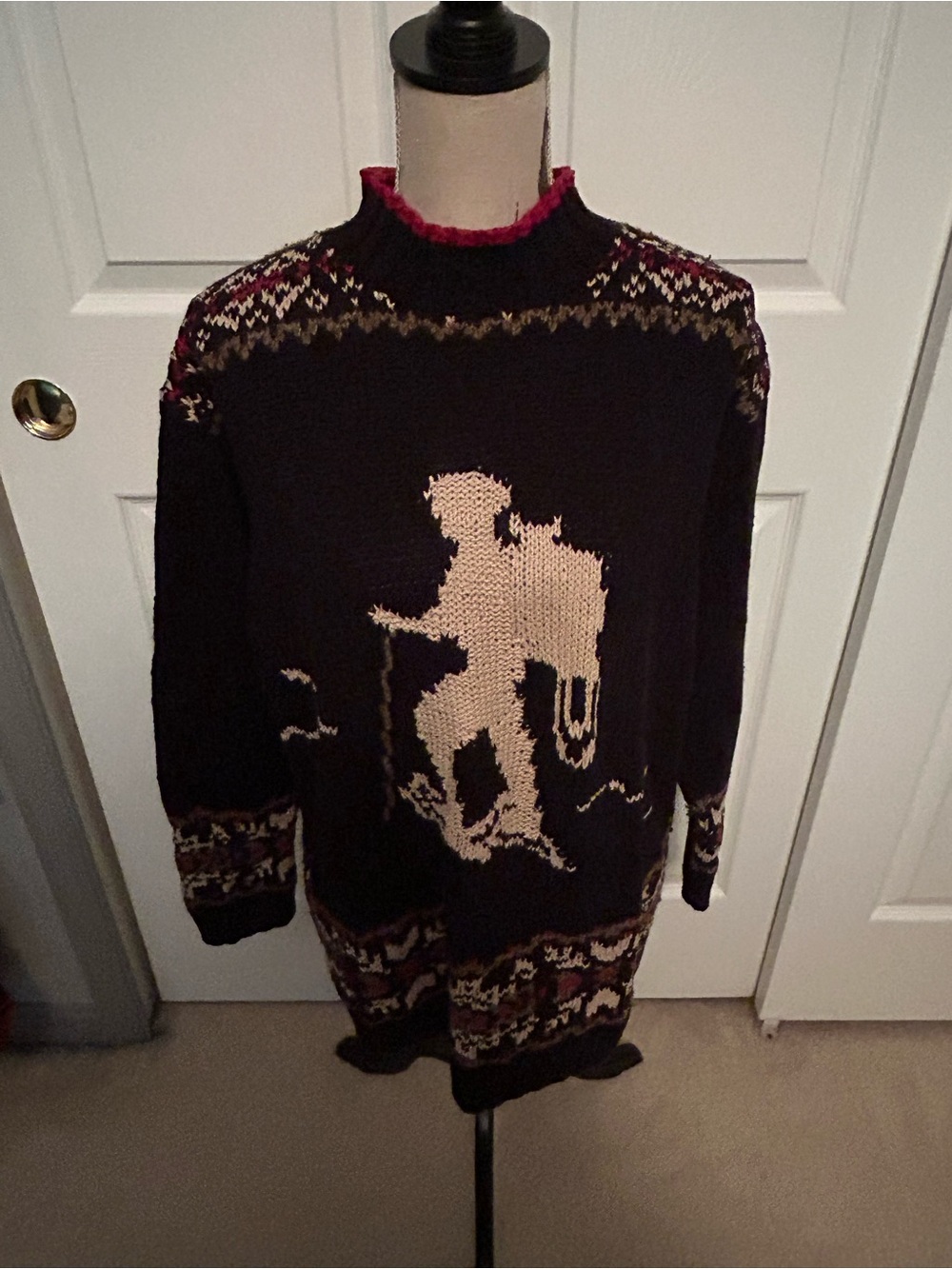 Vintage Eddie Bauer Black Crewneck Sweater with Cream Graphic